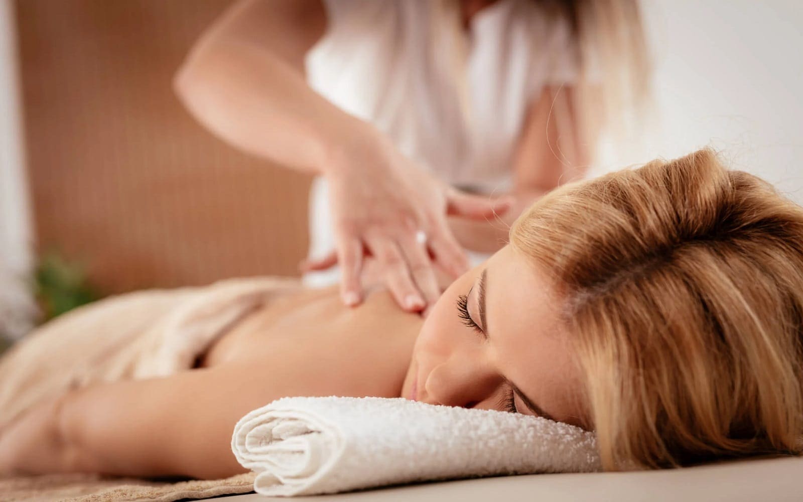 Home massage service in dubai